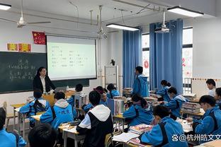 表现不错！陈国豪半场7中4拿到12分4篮板